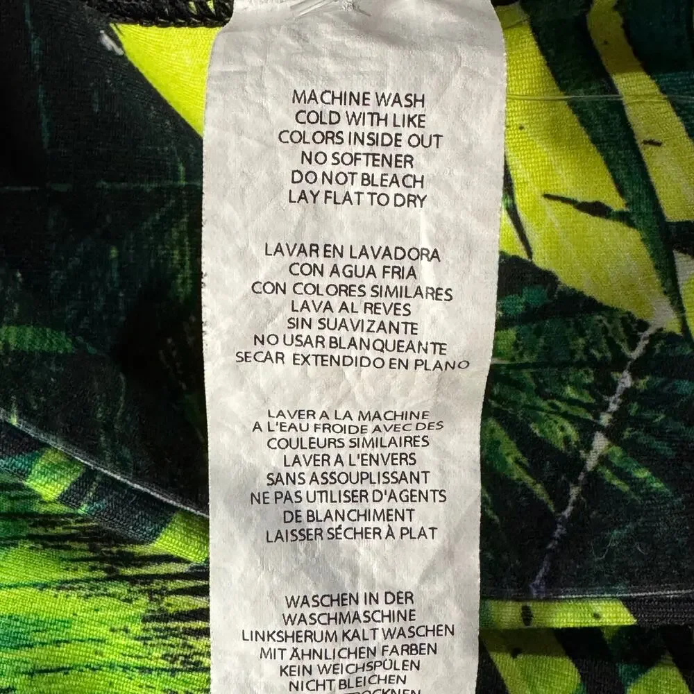 Fabletics Small Define PowerHold Capris Leggings Mid-Rise UPF Pockets Rainforest - Picture 8 of 8